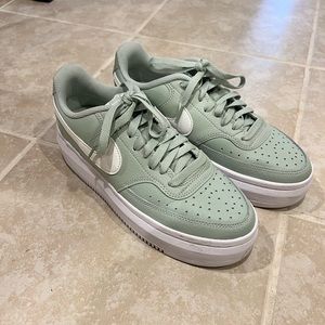 Nike Court Vision Alta